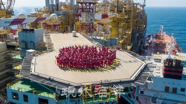 ▲ 11일 프렐류드 FLNG에서 첫 LNG 생산이 개시됐다.