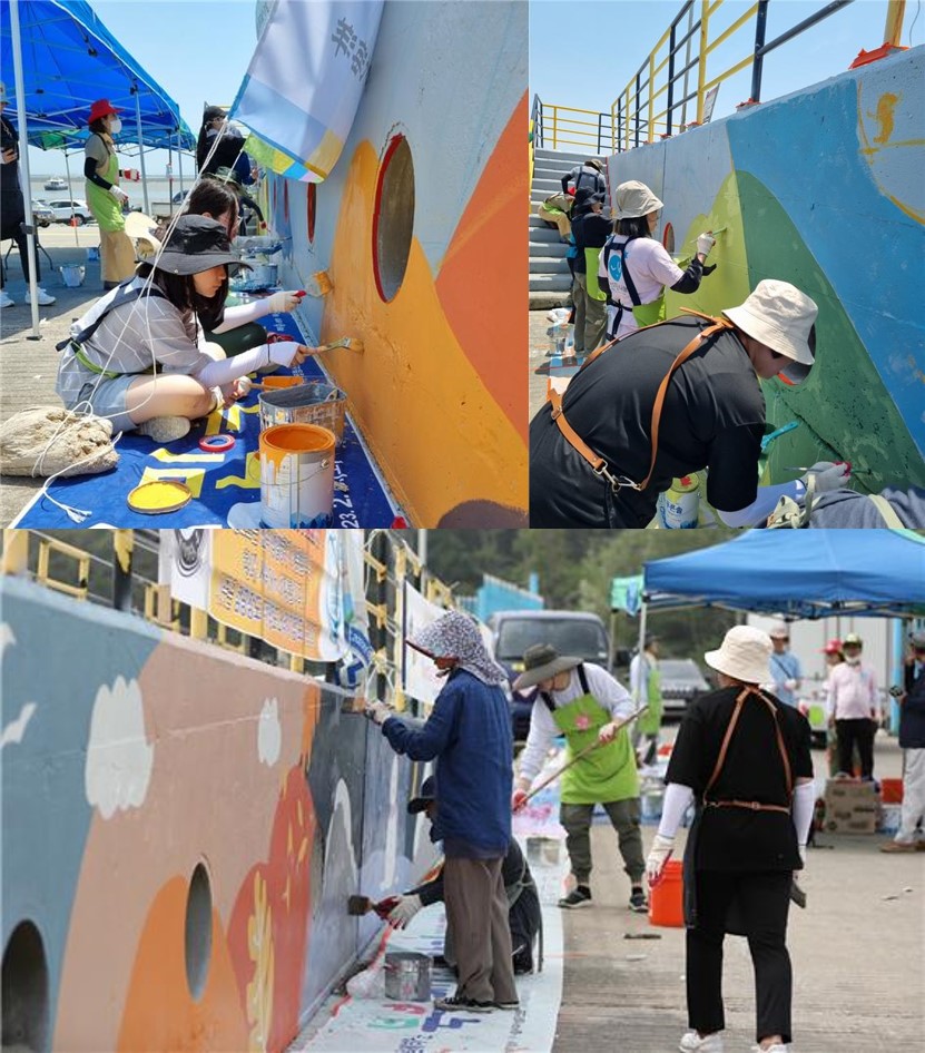 지난 5월20(토)~21(일) 양일간, (사)눈빛디자인나눔 회원들이 인천 용유도 덕교어항에서 디자인 봉사활동을 펼쳤다.